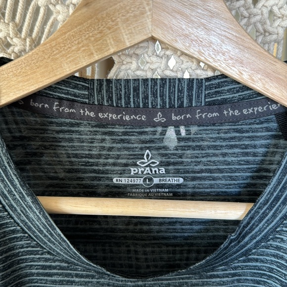 Prana Athletic Tee Men’s Large - Picture 2 of 3